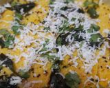 A picture of step 3 of Besan dhokla / khaman dhokla.