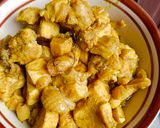 Foto langkah ke 3 dari resep Ayam Masak Bumbu Kuning.