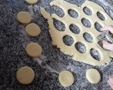 Foto del paso 5 de la receta: Galletitas pepas ☆