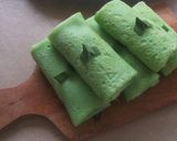 Foto langkah ke 5 dari resep Dadar gulung isi unti kelapa.