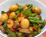 Foto langkah ke 5 dari resep Tumis baso udang telur puyuh.