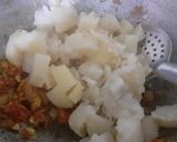 A picture of step 5 of Goan Style Potato Sukhi Bhaji.
