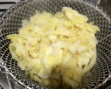 Foto del paso 3 de la receta: Alas de pollo con ajos y vino con rehogado de col
