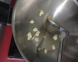 รูปขั้นตอนการทำที่ 2 ของ ข้าวผัดกุ้งหมูสับ