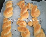 Foto del passaggio 11 della ricetta Treccine con lo zucchero Siciliane fatti in casa 👩‍🍳🏡