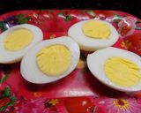 Foto del paso 2 de la receta: Huevos en canoa y huevos rellenos