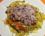 Tejszínes-kapros tőkehal színes tésztával recept fázis 3 fotója