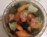 Foto langkah ke 6 dari resep Sayur bening sawi hijau wortel sosis simpel.