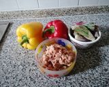 Foto del passaggio 1 della ricetta Spaghetti scanalati con tonno e peperoni
