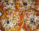 صورة لخطوة 2 من وصفة ميني بيتزا 🍕