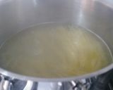 A picture of step 1 of Spaghetti with Garlic, Oil, and Chili Pepper (Spaghetti aglio, olio e peperoncino).
