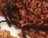 Foto del paso 2 de la receta: Arroz rojo con seitán picante y costra de sésamo