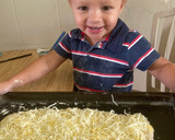 A picture of step 2 of Cheesy bread.