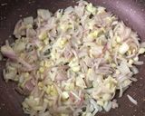 A picture of step 5 of Chicken Salami Spring Rolls.