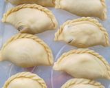 Foto langkah ke 6 dari resep Karipap Pusing isi Coklat Pisang.
