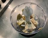 Une image de l'étape 2 de Sauce salade au roquefort, moutarde et persil.