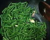 Foto langkah ke 4 dari resep 50. Tumis Kacang Serba Iris.