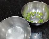 A picture of step 2 of Chilli Garlic Chowmein.