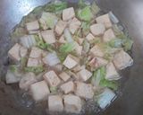 Foto langkah ke 3 dari resep Tumis Tahu Sawi Putih.