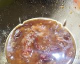 A picture of step 5 of Imli or khajoor ki chutney.