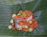 Foto langkah ke 3 dari resep Brengkes (Pepes) Ikan Patin Belimbing Wuluh.