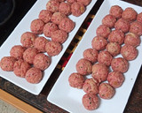Foto del paso 1 de la receta: Albóndigas de pollo y pavo con papas fritas y salsa