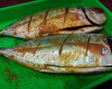 Foto langkah ke 1 dari resep Ikan Selar Goreng Sambal Dabu-Dabu Khas Manado.