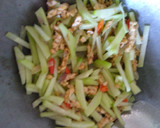 Foto langkah ke 3 dari resep Oseng Waluh (Labu Siam) dan Tempe.
