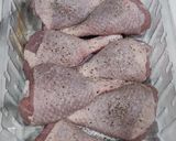 Foto del paso 3 de la receta: Muslos de pollo con setas de pie azul