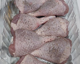 Foto del paso 3 de la receta: Muslos de pollo con setas de pie azul