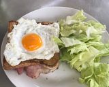 A picture of step 6 of Fried croque madame.