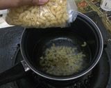 Foto langkah ke 1 dari resep Maccaroni carbonara.