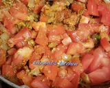 A picture of step 2 of Langer dal with tandoori roti in kadai.
