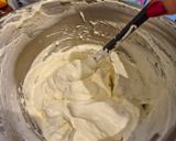 Une image de l'étape 3 de Nougat glacé aux fruits rouges.