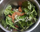 A picture of step 2 of Spinach Pesto.