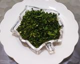 કોથમીર ની સુકવણી(Kothamir Sukavani Recipe In Gujarati) રેસીપી સ્ટેપ2ફોટો