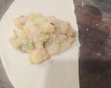 A picture of step 4 of Aloo ke samose.