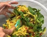 Foto langkah ke 3 dari resep 32. Pepes Jamur Tiram Ayam Suwir.