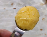 Foto langkah ke 4 dari resep Palm Sugar Cheese Cookies.