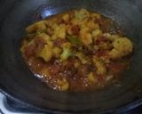 गोभी आलू ग्रेवीवाली सब्ज़ी(gobhi alu gravywali sabji recipe in hindi) रेसिपी चरण 4 फोटो