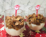 Foto del paso 2 de la receta: Yogur con Flocos de Maíz Sabor Chocolate  🍫
