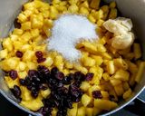 Foto del paso 1 de la receta: CRUMBLE De🍍Piña y🍒 Arándanos...!