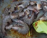 Foto langkah ke 4 dari resep Gulai Udang Jantung Pisang.