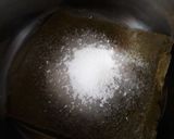 Sóskamártás főtt krumplival és tojástekerccsel recept fázis 2 fotója