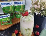Foto langkah ke 4 dari resep Strawberry Matcha Latte.
