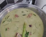 Foto langkah ke 5 dari resep Ayam Masak Lemak Cili Api.