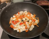 Foto del paso 3 de la receta: Cơm Rang (Arroz frito estilo vietnamita) con pato