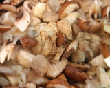 Foto del paso 6 de la receta: Filetes rusos en salsa de champiñones y setas