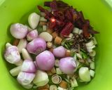รูปขั้นตอนการทำที่ 2 ของ แกงขี้เหล็กน้ำย่านาง🌿🧄ใส่หูหมูและแคปหมู(สูตรไม่ใส่ปลาร้า)🌶️