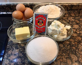 Foto del paso 1 de la receta: Bizcocho de queso muy esponjoso